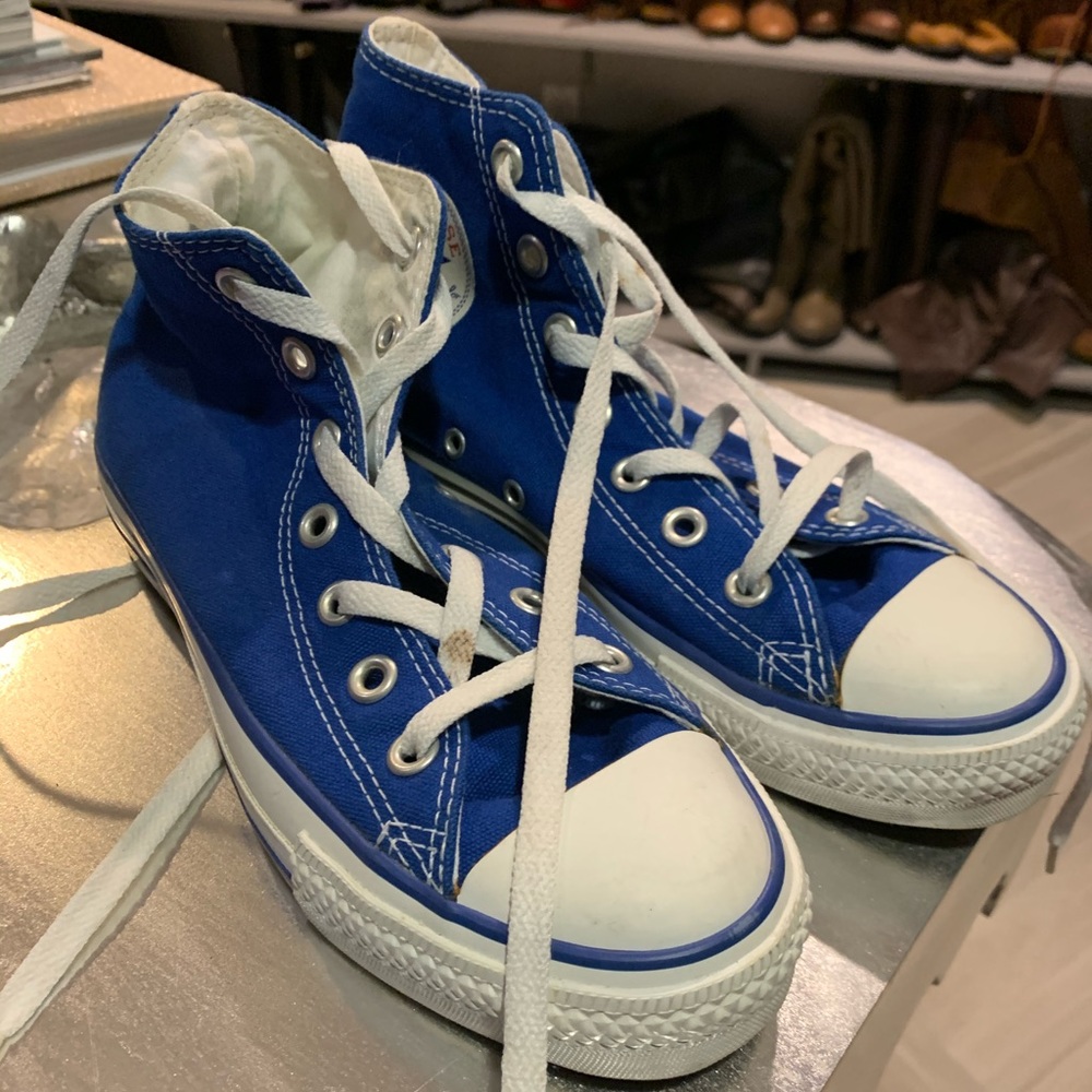 Royal blue converse